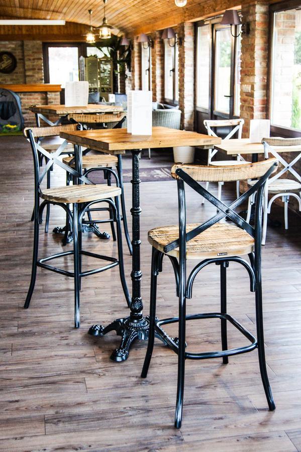 Kalvin Restaurant & Pension Rastislavice 외부 사진